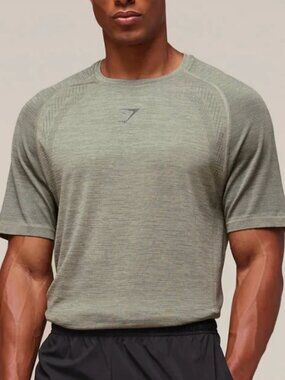 GYMSHARK Lightweight Versatile Seamless Green T Shirt Size Medium